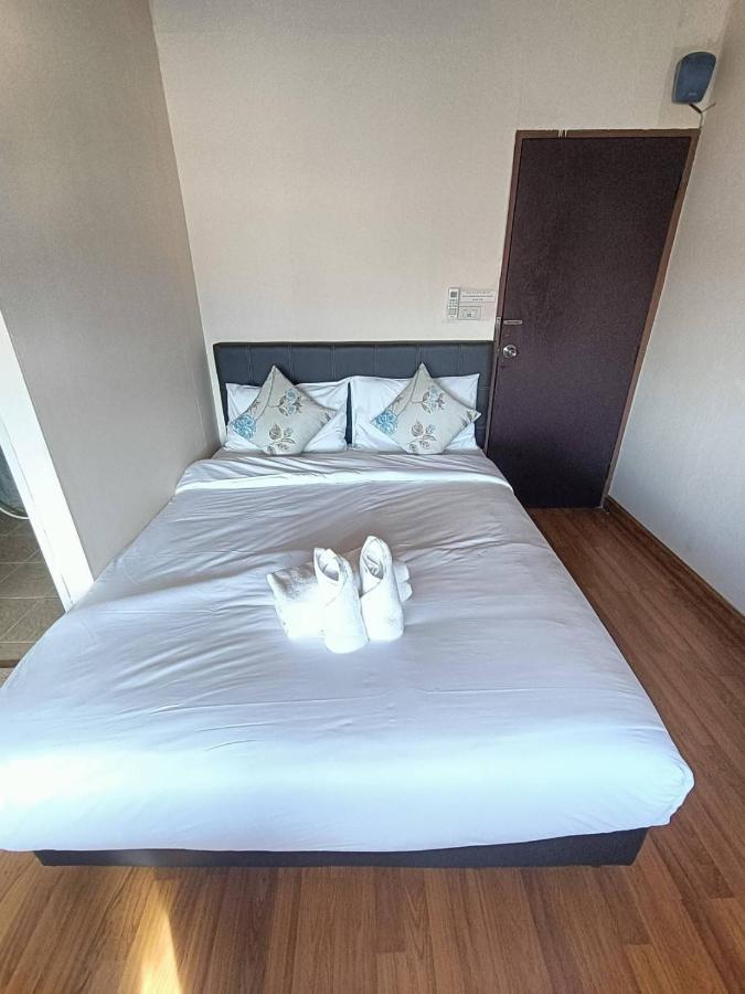 Soft Night Barzaar Hostel Чиангмай Екстериор снимка