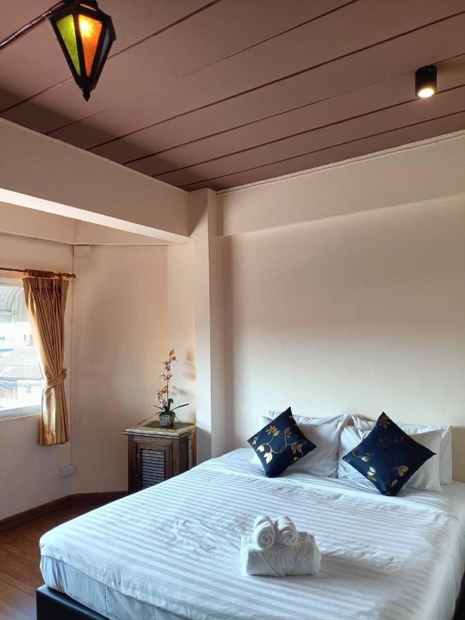 Soft Night Barzaar Hostel Чиангмай Екстериор снимка