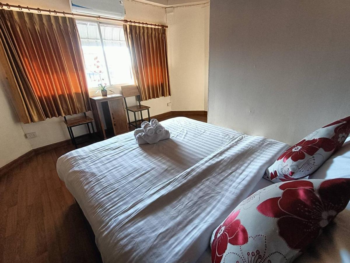 Soft Night Barzaar Hostel Чиангмай Екстериор снимка