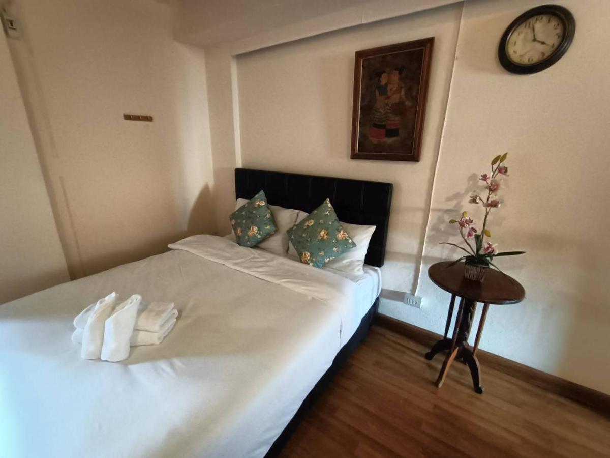Soft Night Barzaar Hostel Чиангмай Екстериор снимка