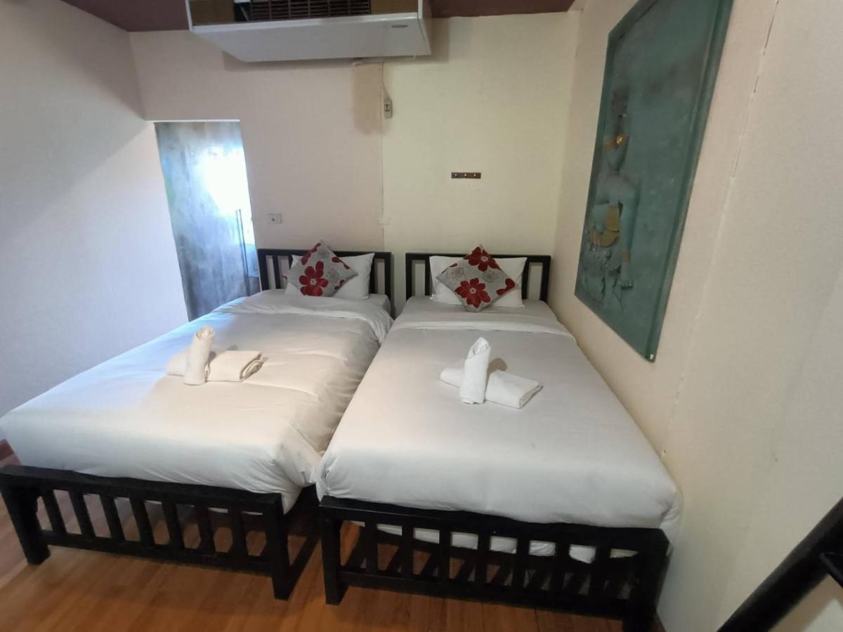 Soft Night Barzaar Hostel Чиангмай Екстериор снимка