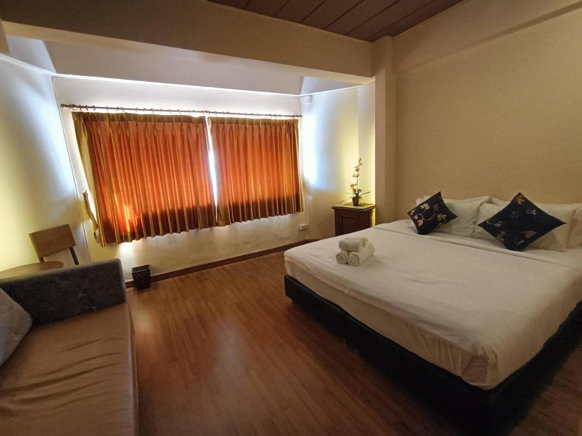 Soft Night Barzaar Hostel Чиангмай Екстериор снимка