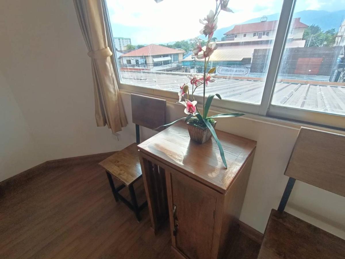 Soft Night Barzaar Hostel Чиангмай Екстериор снимка