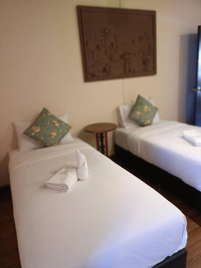 Soft Night Barzaar Hostel Чиангмай Екстериор снимка