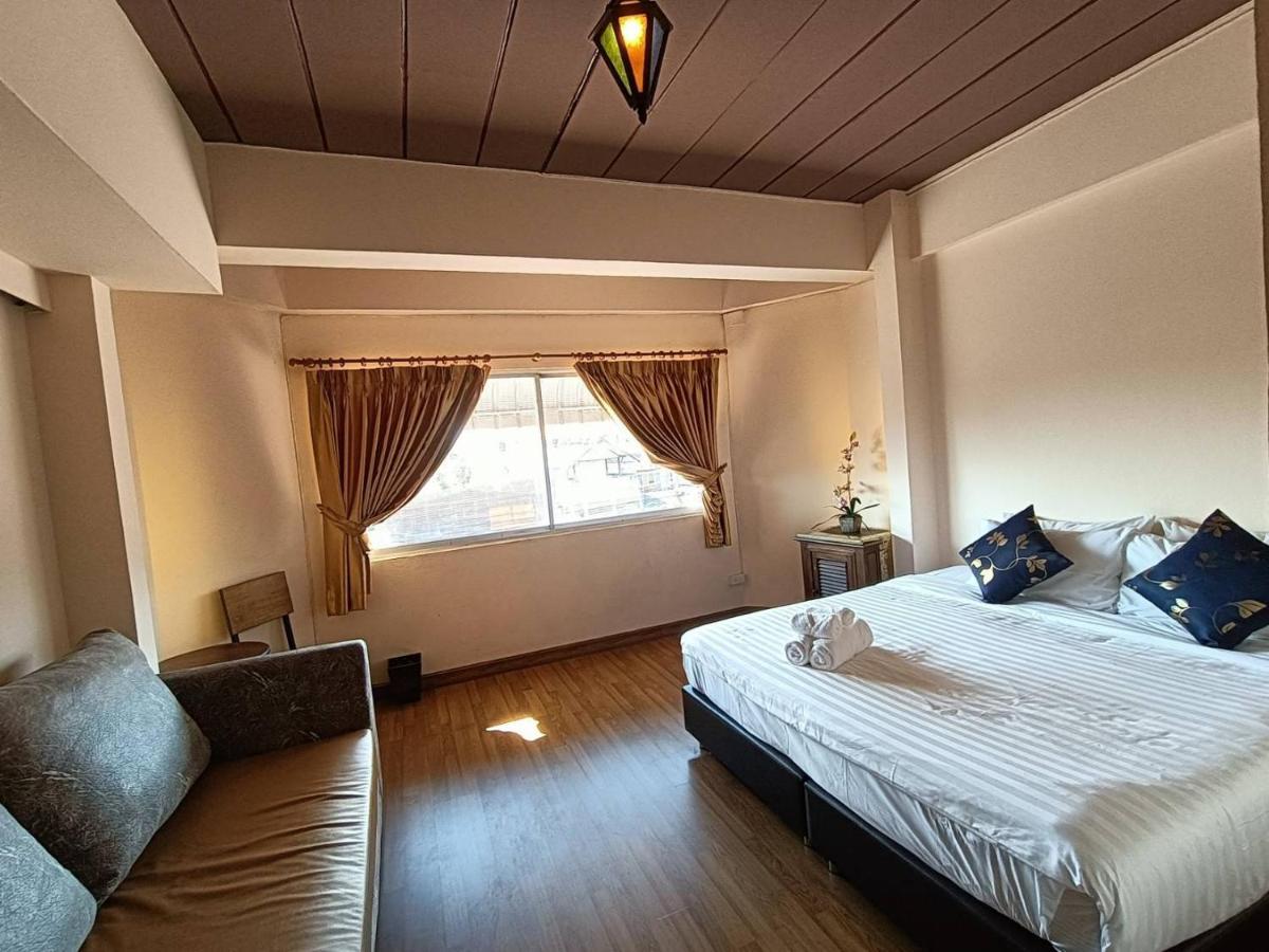 Soft Night Barzaar Hostel Чиангмай Екстериор снимка