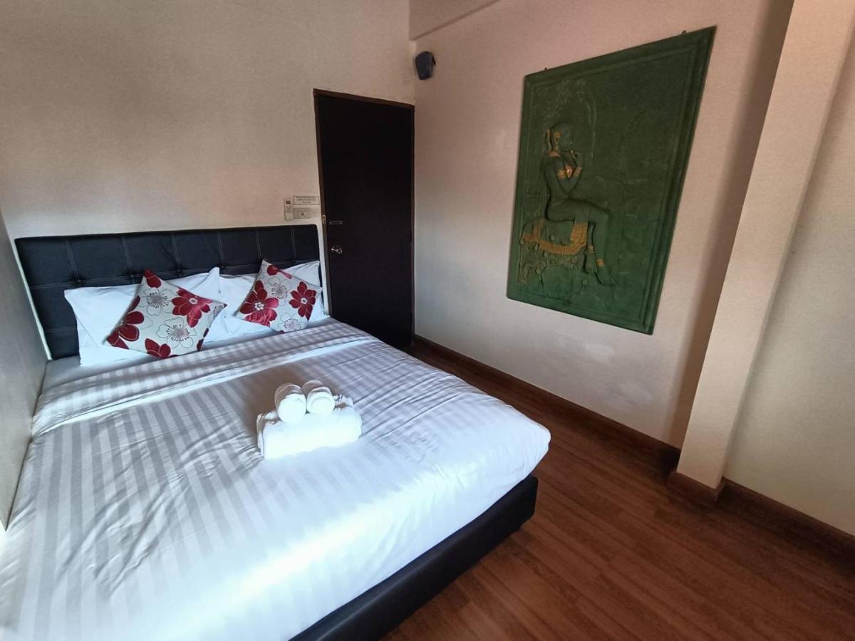 Soft Night Barzaar Hostel Чиангмай Екстериор снимка