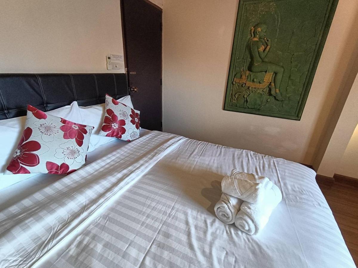 Soft Night Barzaar Hostel Чиангмай Екстериор снимка