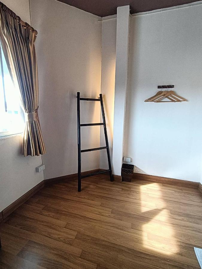Soft Night Barzaar Hostel Чиангмай Екстериор снимка
